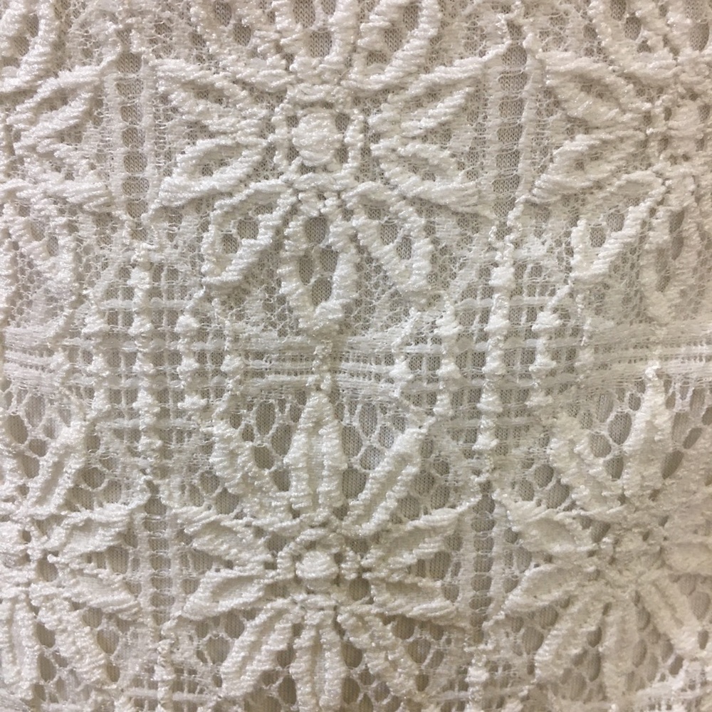 SIGNATURE STUDIO Lace & Eyelet Tunic - Picture 6 of 14